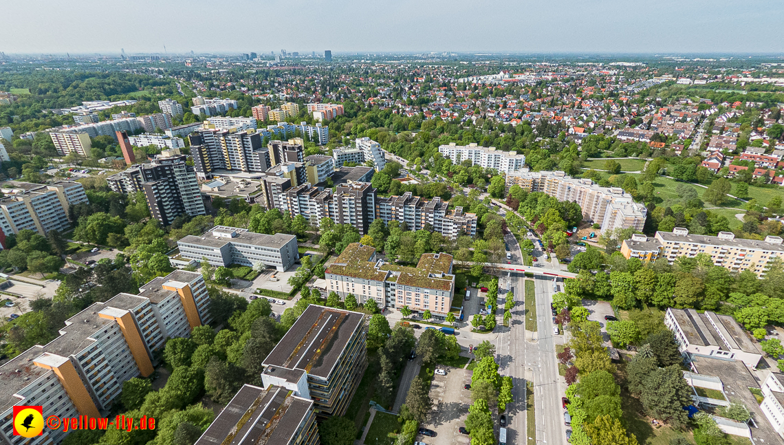 09.05.2023 - Marx-zentrum mit Karl-Marx-Ring 52-62 und 53-57 in Neuperlach